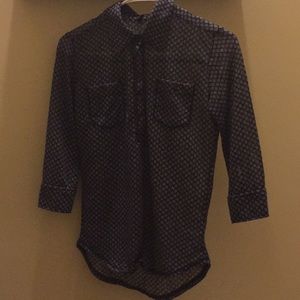 Collared dark blue quarter sleeve shirt